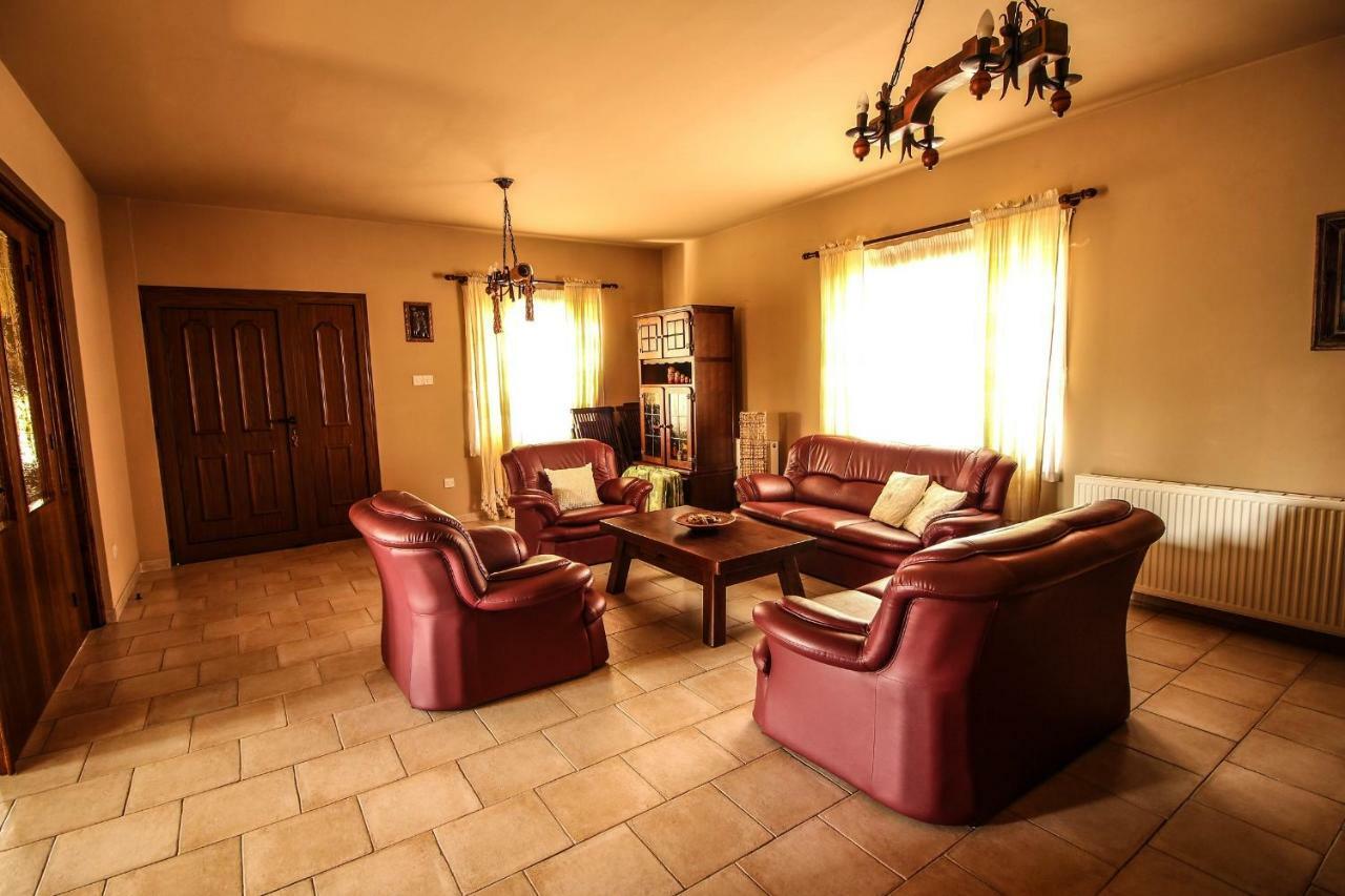 Villa Rustic House à Xylophaghou Extérieur photo